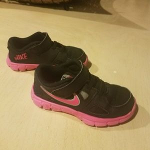 Nike training kids shoes